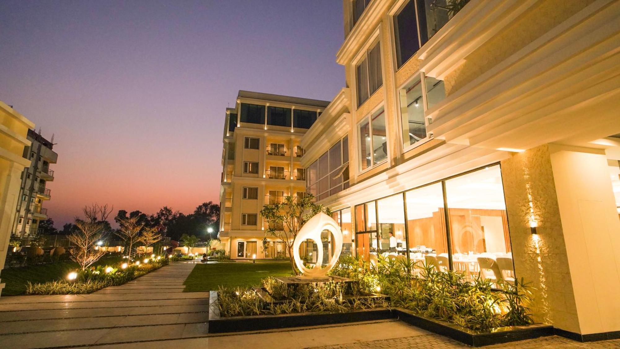 Antique Regency !! Luxurious Hotel In Digha !! Exterior photo