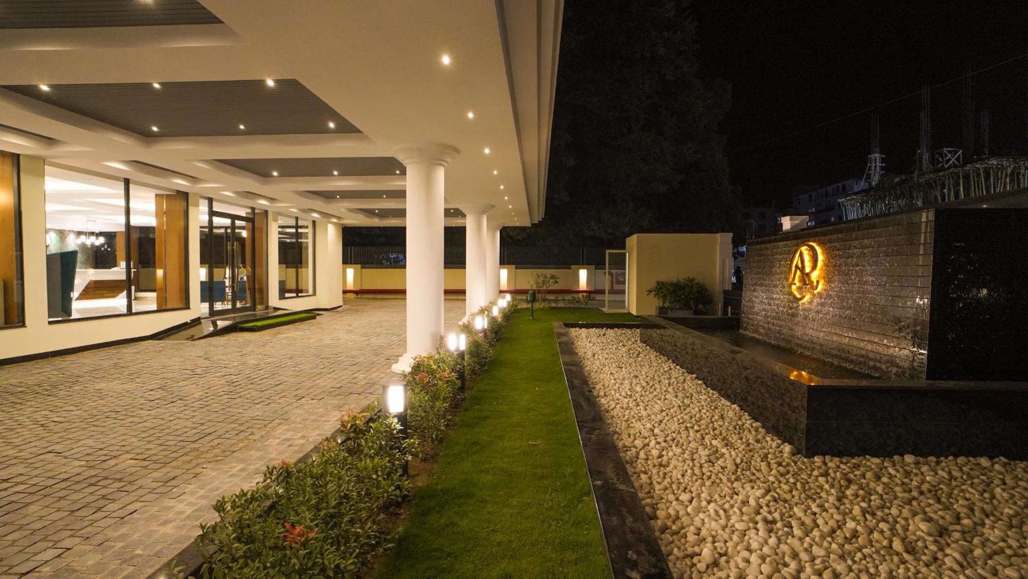 Antique Regency !! Luxurious Hotel In Digha !! Exterior photo